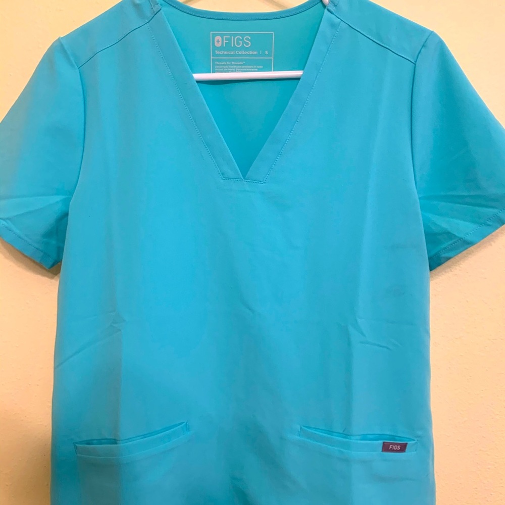 Figs Neon Blue Casma 3 pocket scrub top